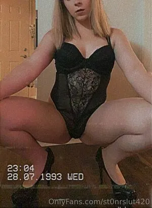 St0nrslut420 OnlyFans Leaked Free Thumbnail Picture - #JuywEJIxnw