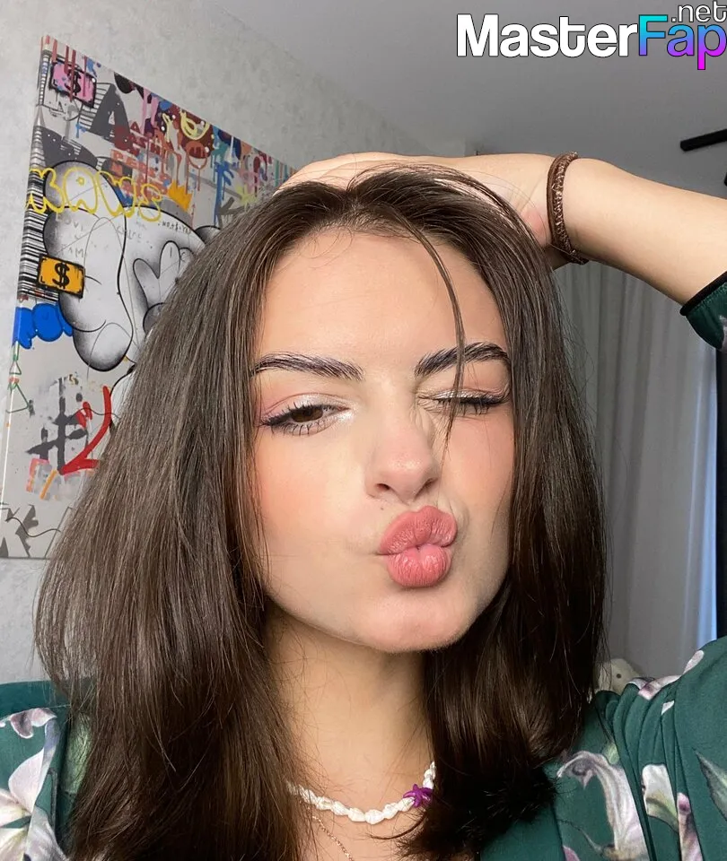 stacy_hottea