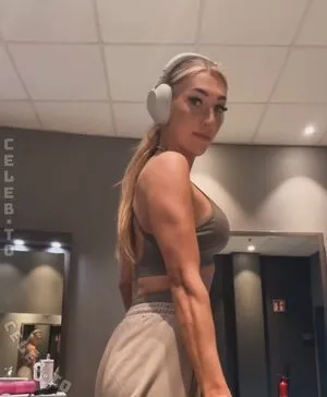 Starletnova OnlyFans Leaked Free Thumbnail Picture - #2L7Z5L23z9