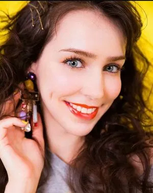 Stefanie Joosten Thumbnail Picture