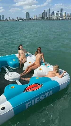 Stella Barey OnlyFans Leaked Free Thumbnail Picture - #IsPnmvZ8bn