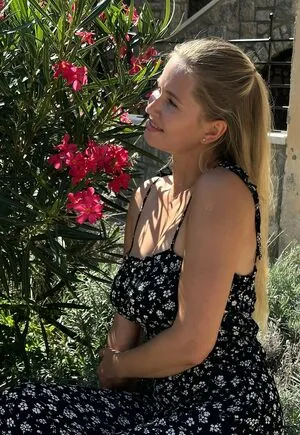 Stella Cardo Blog OnlyFans Leaked Free Thumbnail Picture - #6GK4ZPviBX