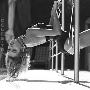 Stella Maxwell OnlyFans Leaked Free Thumbnail Picture - #O5S4Y5C2gl