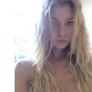 Stella Maxwell OnlyFans Leaked Free Thumbnail Picture - #OpMYFoeYzD