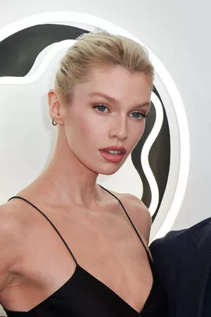 Stella Maxwell OnlyFans Leaked Free Thumbnail Picture - #iOWQNVDNUe