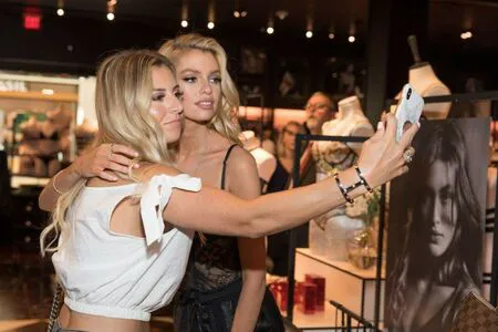 Stella Maxwell OnlyFans Leaked Free Thumbnail Picture - #n4TzMLo05O