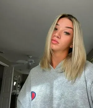 Stella Samore OnlyFans Leaked Free Thumbnail Picture - #dHwPg8iLyY