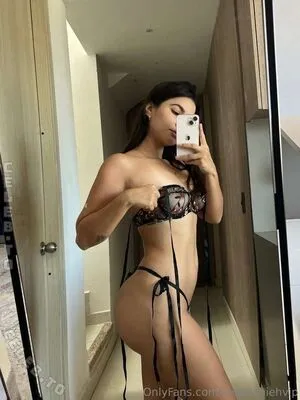 Stephanieh Bed OnlyFans Leaked Free Thumbnail Picture - #0bMbPffz0i