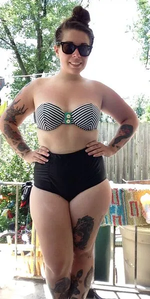 Stepstool Sarah OnlyFans Leaked Free Thumbnail Picture - #h1n9GmSo4m