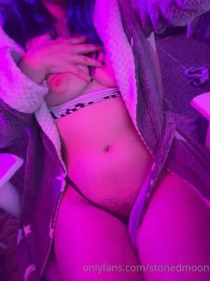 Stonedmoon OnlyFans Leaked Free Thumbnail Picture - #Wixq6C8yCv
