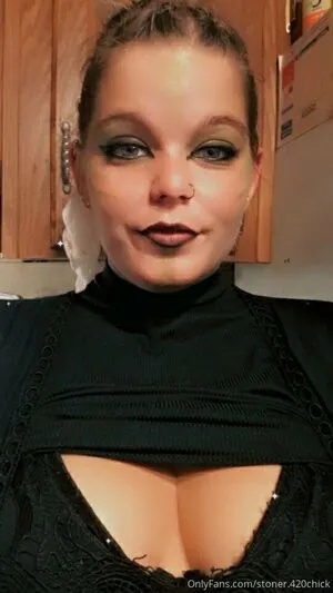 Stoner 420chick OnlyFans Leaked Free Thumbnail Picture - #VeF7vEFs19