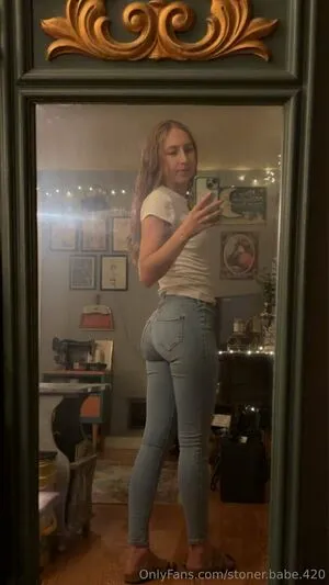 Stoner Babe OnlyFans Leaked Free Thumbnail Picture - #RmLvi25WFY