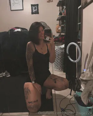 Stoner Paige224 OnlyFans Leaked Free Thumbnail Picture - #RoOsfeIvzD