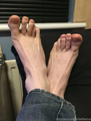 Str8altfeetuk OnlyFans Leaked Free Thumbnail Picture - #7xORCSAnpd