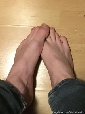 Str8altfeetuk OnlyFans Leaked Free Thumbnail Picture - #8WGWebr82w