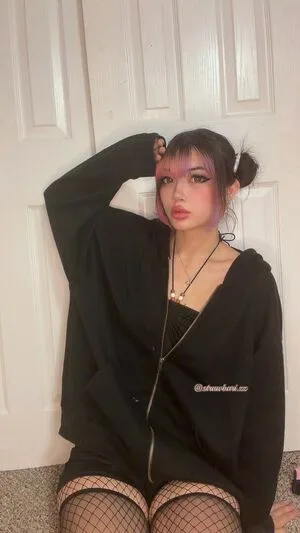Strawbarizz OnlyFans Leaked Free Thumbnail Picture - #FLLNU4DyXv