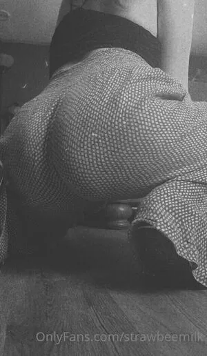 Strawbeemilk OnlyFans Leaked Free Thumbnail Picture - #57UAcjHADZ