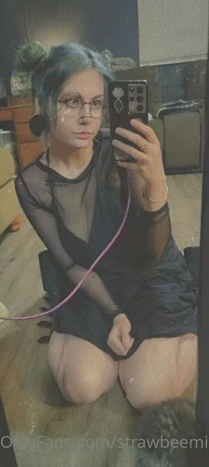 Strawbeemilk OnlyFans Leaked Free Thumbnail Picture - #PzxMs9dO4X
