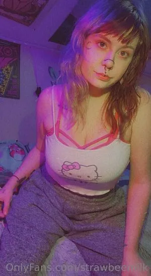 Strawbeemilk OnlyFans Leaked Free Thumbnail Picture - #YSwdVA3asA