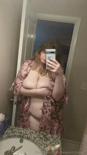 Strawberri Tingles OnlyFans Leaked Free Thumbnail Picture - #MswdPliwvD