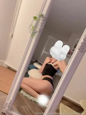 Strawberries N Cream OnlyFans Leaked Free Thumbnail Picture - #mDh01mvI82