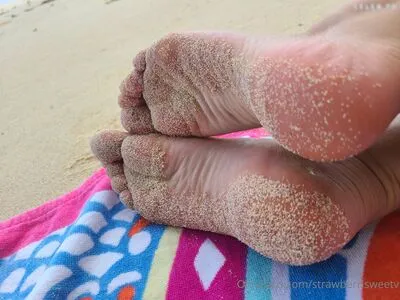 Strawberrissweetv OnlyFans Leaked Free Thumbnail Picture - #xGYTwiWYBB