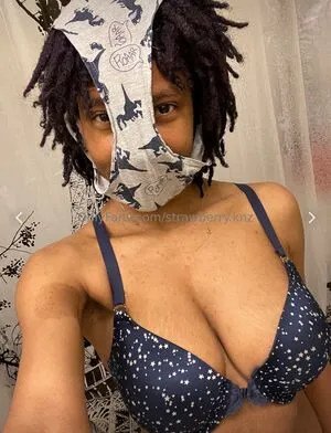 Strawberry Bubbles OnlyFans Leaked Free Thumbnail Picture - #BtX13EeXCA