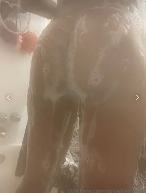 Strawberry Bubbles OnlyFans Leaked Free Thumbnail Picture - #ribpuZy9tR