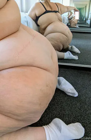 Strawberry Cakes OnlyFans Leaked Free Thumbnail Picture - #9fuMuDudl0