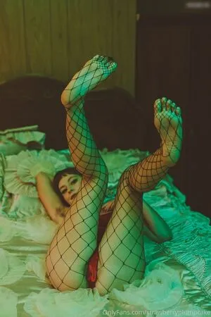 Strawberry Plumpcake OnlyFans Leaked Free Thumbnail Picture - #DrDLACe1Tp