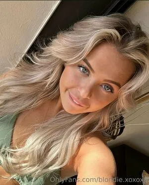 Strawberryblonde18 OnlyFans Leaked Free Thumbnail Picture - #0xIjpcgADH