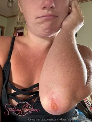 Strawberryblondiexoxox OnlyFans Leaked Free Thumbnail Picture - #kp0H3WnR5x