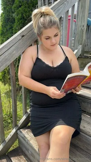 Strawberrybreetv OnlyFans Leaked Free Thumbnail Picture - #OL5tc5H23b