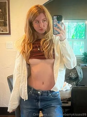 Strawberrykisses99 OnlyFans Leaked Free Thumbnail Picture - #kARfN5XP1L