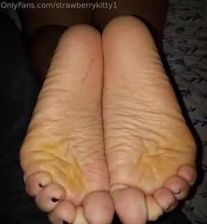 Strawberrykitty1 OnlyFans Leaked Free Thumbnail Picture - #6uXNtMFdlS