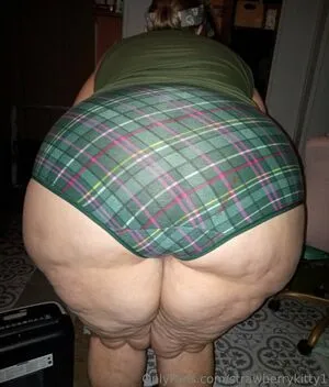 Strawberrykitty1 OnlyFans Leaked Free Thumbnail Picture - #M1dlmnwNKM