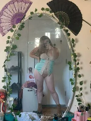 Strawberrymama OnlyFans Leaked Free Thumbnail Picture - #SGcmOyjPww