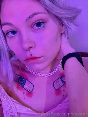 Strwbrr OnlyFans Leaked Free Thumbnail Picture - #DrWodZ23sK