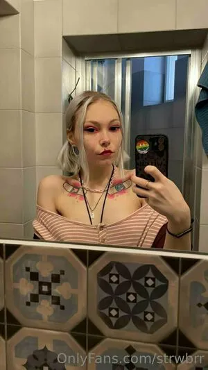 Strwbrr OnlyFans Leaked Free Thumbnail Picture - #HFfSB9D1U1
