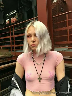 Strwbrr OnlyFans Leaked Free Thumbnail Picture - #lwvXa8pbb1