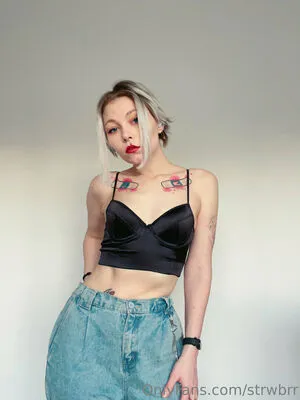 Strwbrr OnlyFans Leaked Free Thumbnail Picture - #yy1ZEgvER3