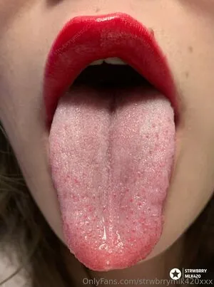 Strwbrrymlk420xxx OnlyFans Leaked Free Thumbnail Picture - #xU0hZQAwL0