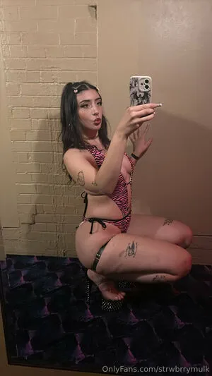 Strwbrrymulk OnlyFans Leaked Free Thumbnail Picture - #SquKhLIAZ6