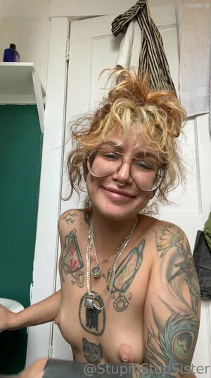 Stupidstepsister OnlyFans Leaked Free Thumbnail Picture - #OWIVs6YVK1