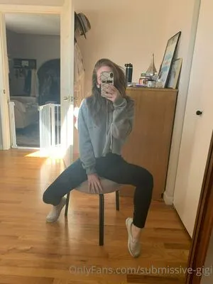 Submissive Gigi OnlyFans Leaked Free Thumbnail Picture - #bRe2Omeyin