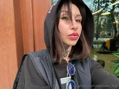 Succuba Tinyy OnlyFans Leaked Free Thumbnail Picture - #agStmKsGck