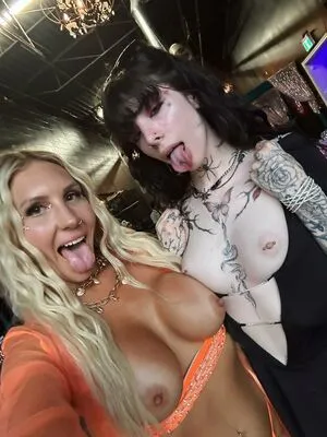 Succumtosilk OnlyFans Leaked Free Thumbnail Picture - #6vycWyxDyI