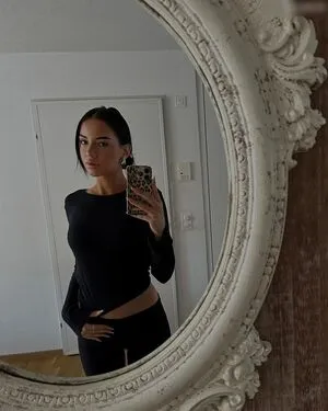 Suela Mehmedi OnlyFans Leaked Free Thumbnail Picture - #aRO3ryMsAo