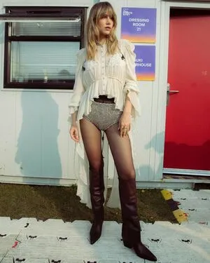 Suki Waterhouse OnlyFans Leaked Free Thumbnail Picture - #05w8Z8Yt2T