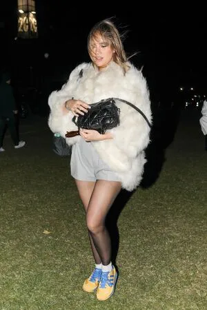 Suki Waterhouse OnlyFans Leaked Free Thumbnail Picture - #0LiBgqfr8Q